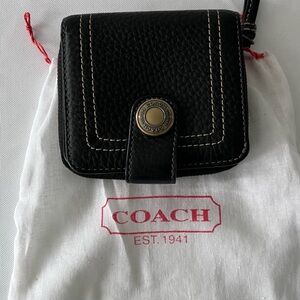 Vintage Coach Black Leather Pebbled Leather Wallet Like New One Owner Like New